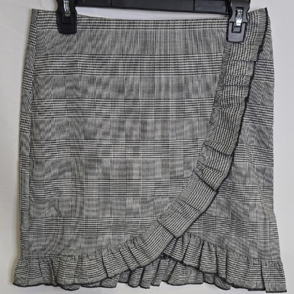Romeo & Juliet Houndstooth Ruffle Skirt Preppy Academia Y2K, Black White, Medium